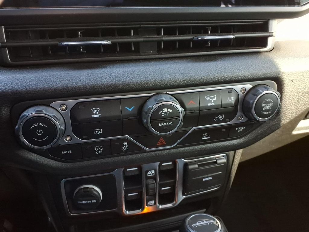 2025 Jeep Gladiator Nighthawk