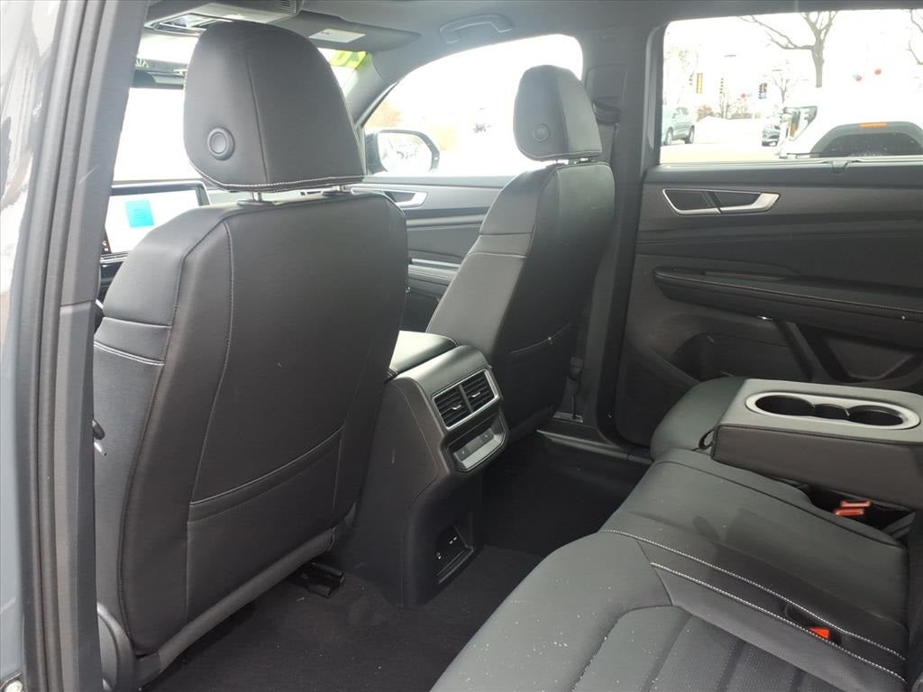 2026 Volkswagen Atlas Cross Sport 2.0T SEL R-Line Black