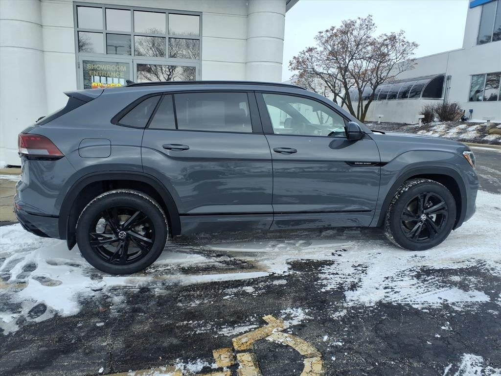 2026 Volkswagen Atlas Cross Sport 2.0T SEL R-Line Black