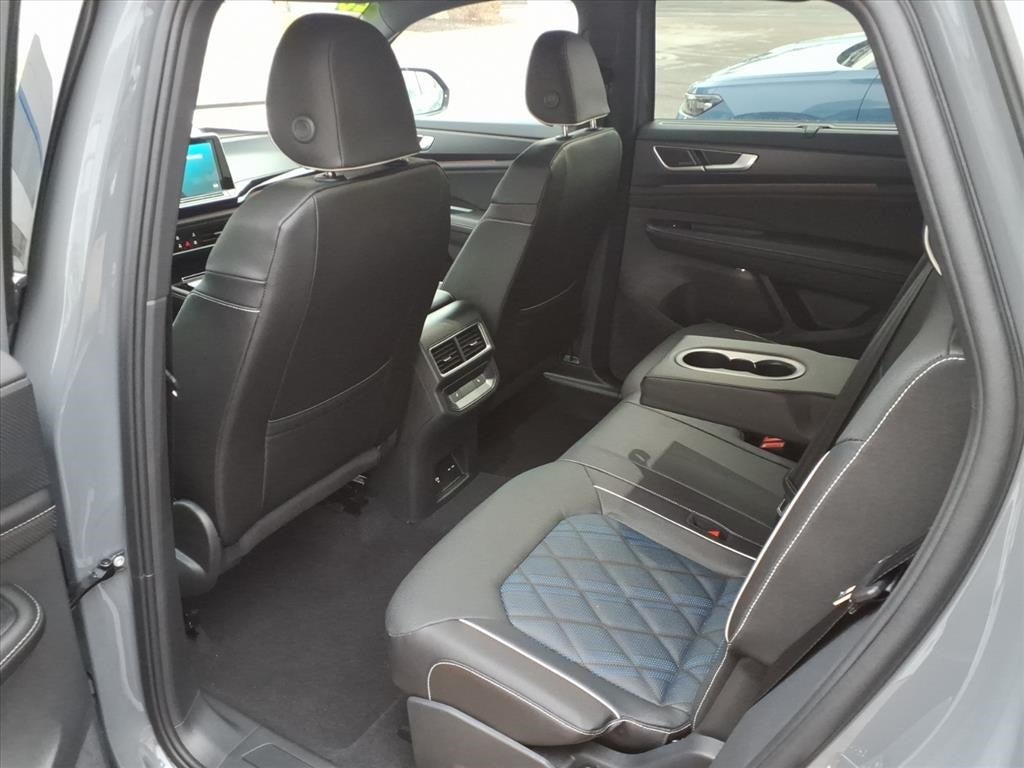 2026 Volkswagen Atlas Cross Sport 2.0T SEL Premium R-Line