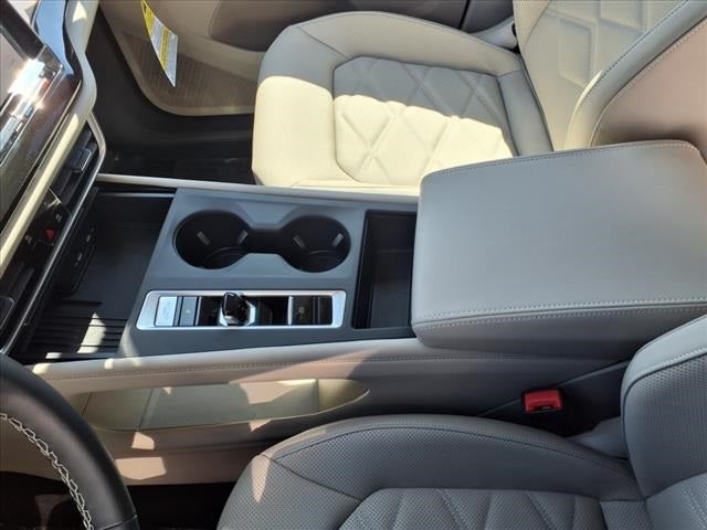 2025 Volkswagen Atlas 2.0T SE