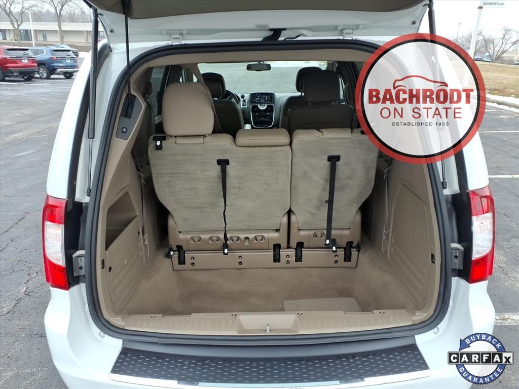 2016 Chrysler Town & Country Touring