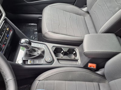 2025 Volkswagen Taos 1.5T SE Black