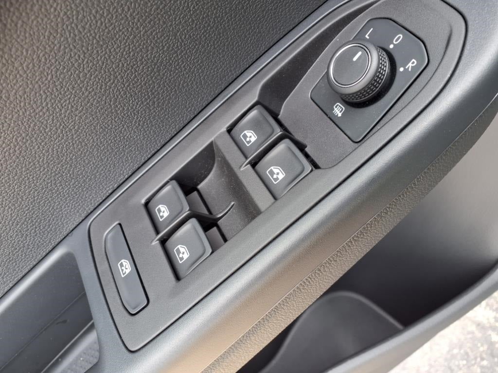 2025 Volkswagen Taos 1.5T SE Black