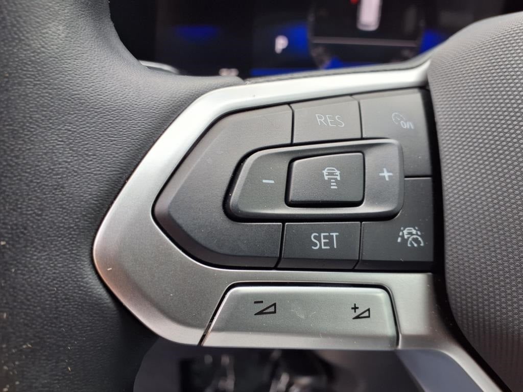 2025 Volkswagen Taos 1.5T SE Black