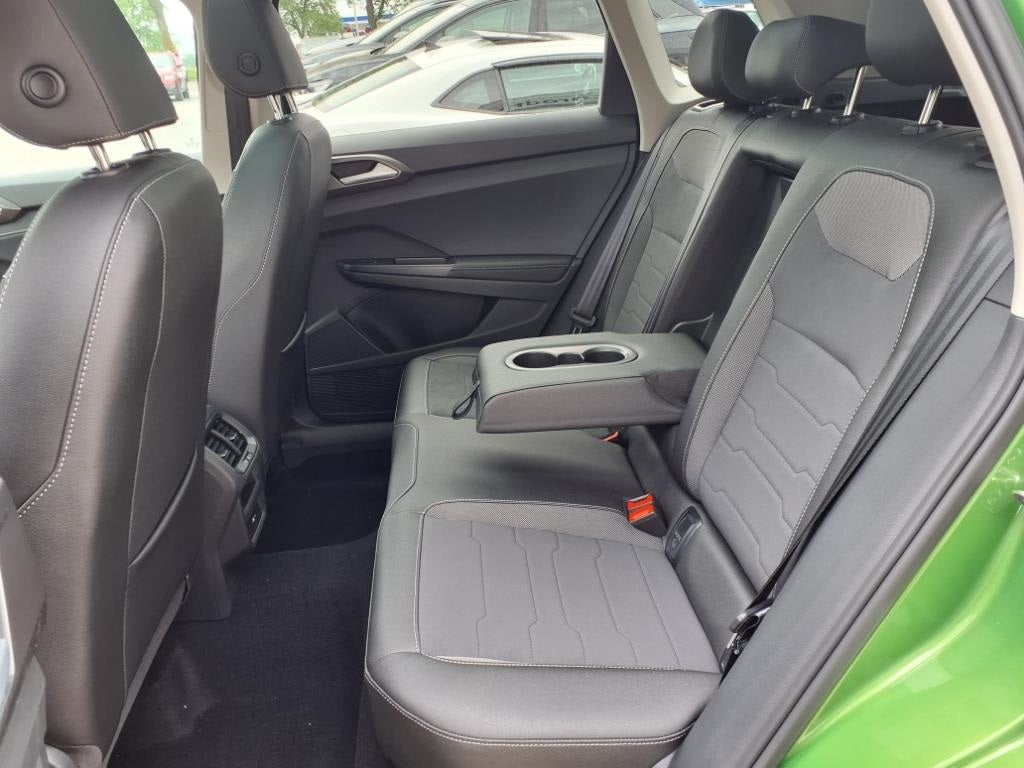 2025 Volkswagen Taos 1.5T SE Black