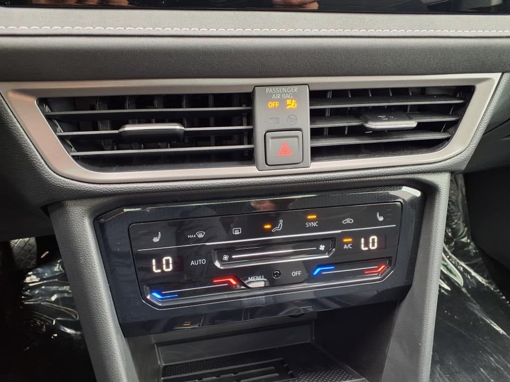 2025 Volkswagen Taos 1.5T SE Black