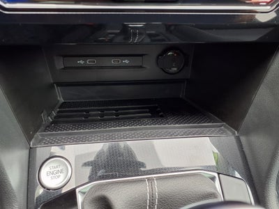 2025 Volkswagen Taos 1.5T SE Black