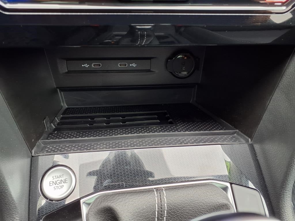 2025 Volkswagen Taos 1.5T SE Black