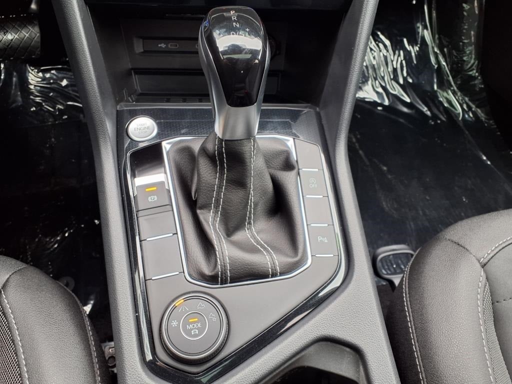 2025 Volkswagen Taos 1.5T SE Black