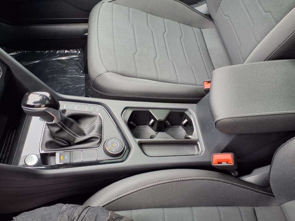 2025 Volkswagen Taos 1.5T SE Black