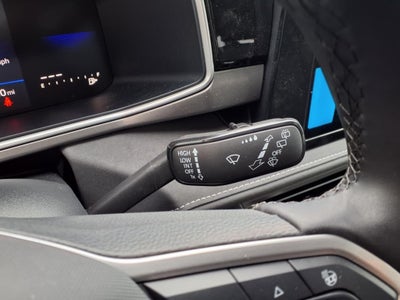 2025 Volkswagen Taos 1.5T SE Black