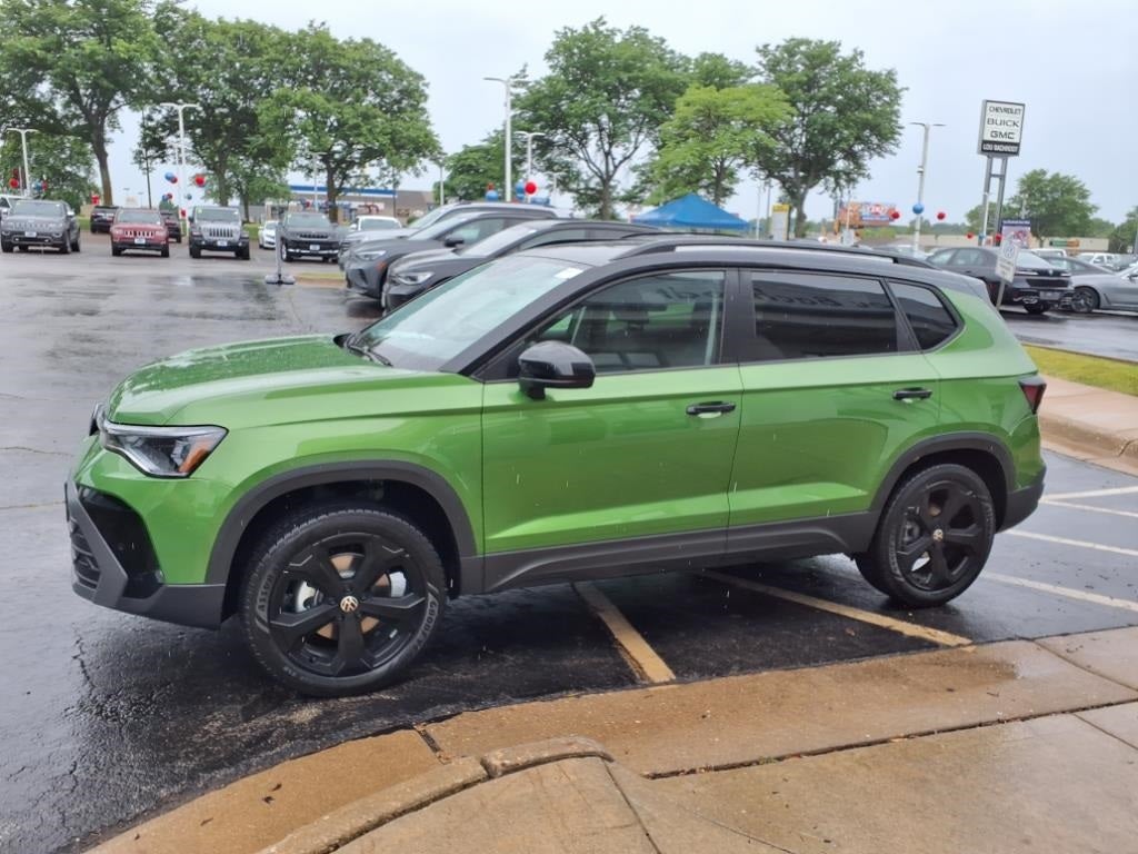 2025 Volkswagen Taos 1.5T SE Black