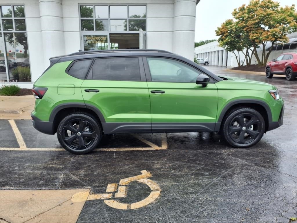 2025 Volkswagen Taos 1.5T SE Black