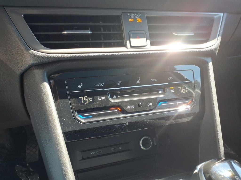 2026 Volkswagen Taos 1.5T SE Black