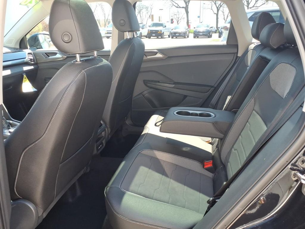 2026 Volkswagen Taos 1.5T SE Black