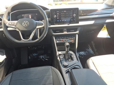 2026 Volkswagen Taos 1.5T SE Black