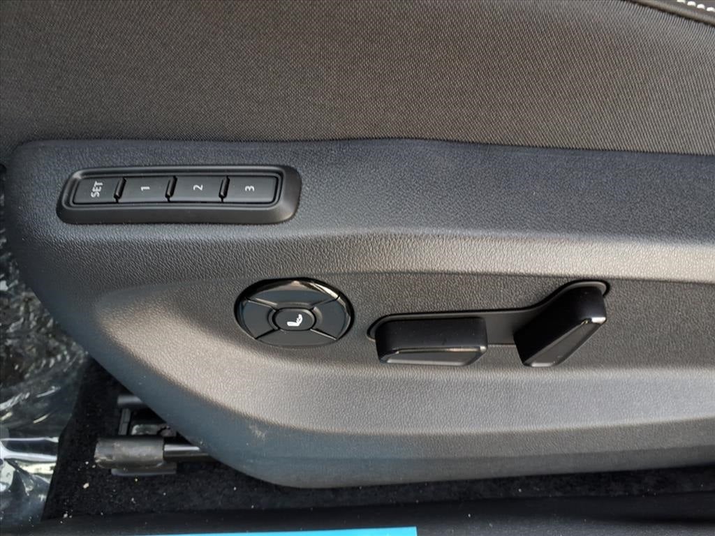 2026 Volkswagen Tiguan 2.0T SEL R-Line Turbo