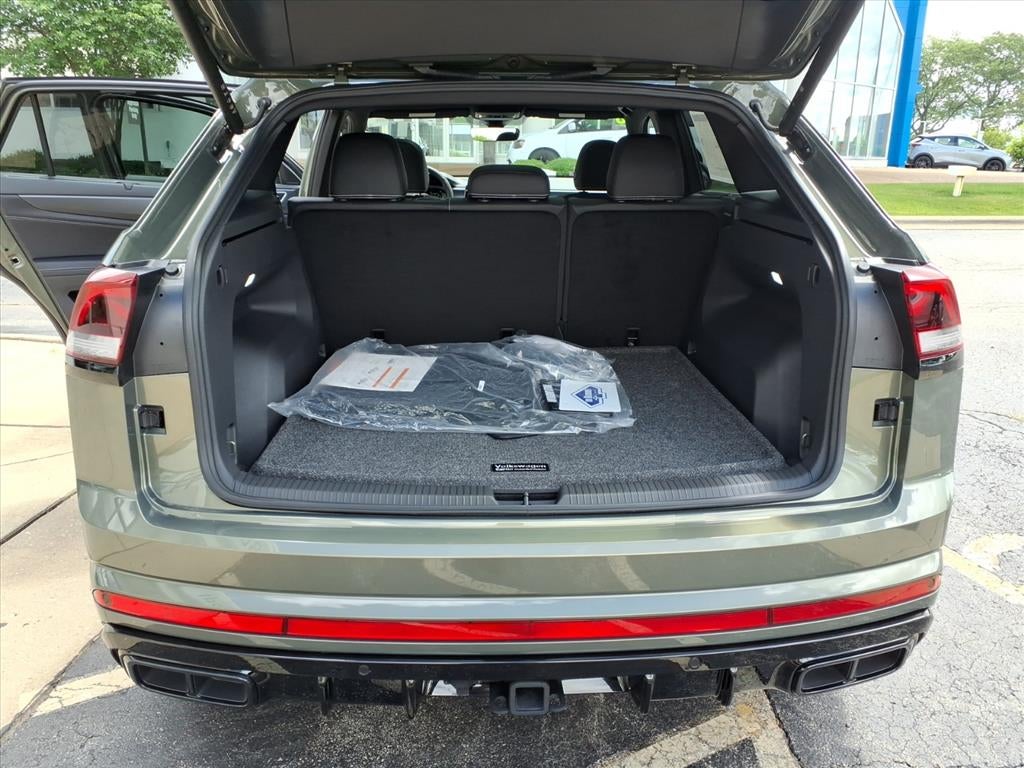 2026 Volkswagen Atlas Cross Sport 2.0T SEL R-Line Black