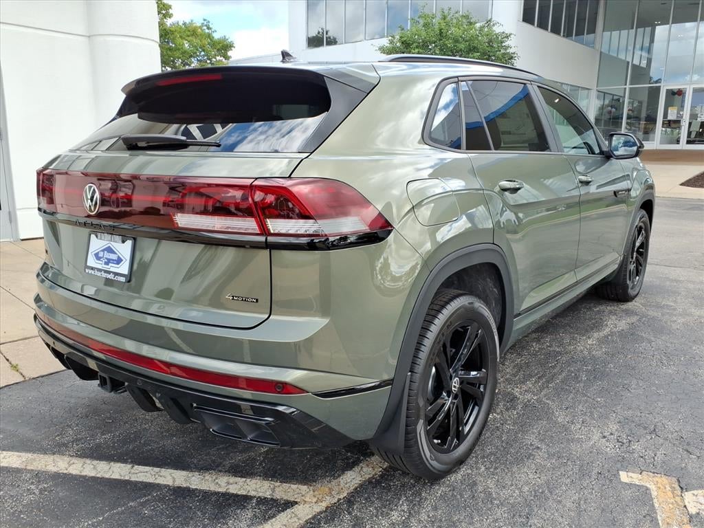 2026 Volkswagen Atlas Cross Sport 2.0T SEL R-Line Black
