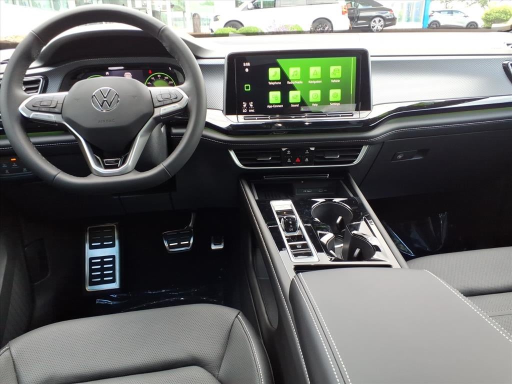 2026 Volkswagen Atlas Cross Sport 2.0T SEL R-Line Black