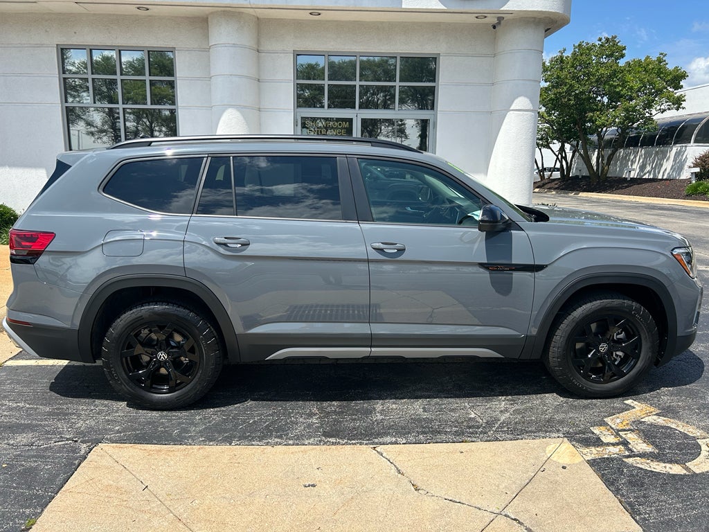2026 Volkswagen Atlas 2.0T Peak Edition