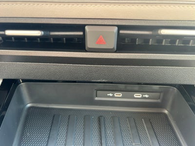 2027 Volkswagen Atlas SE w/Tech w/Sunroof 4Motion