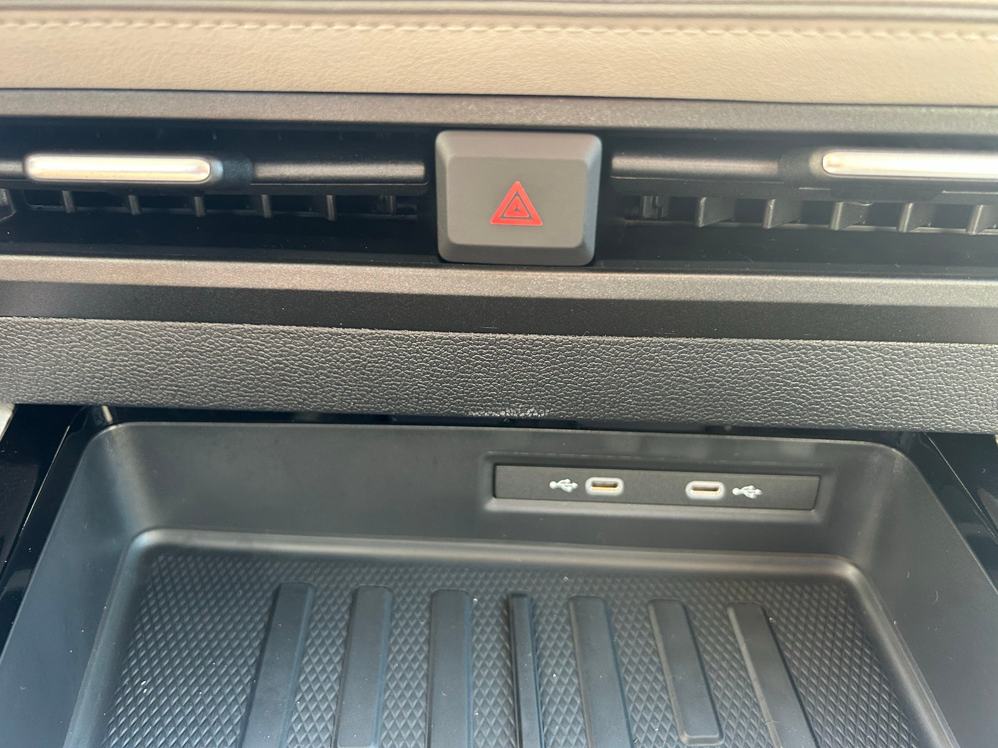 2027 Volkswagen Atlas SE w/Tech w/Sunroof 4Motion