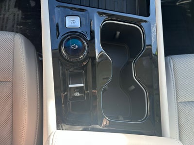 2027 Volkswagen Atlas SE w/Tech w/Sunroof 4Motion