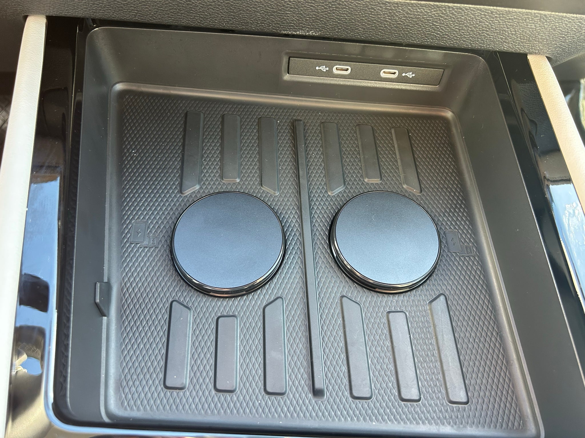 2027 Volkswagen Atlas SE w/Tech w/Sunroof 4Motion