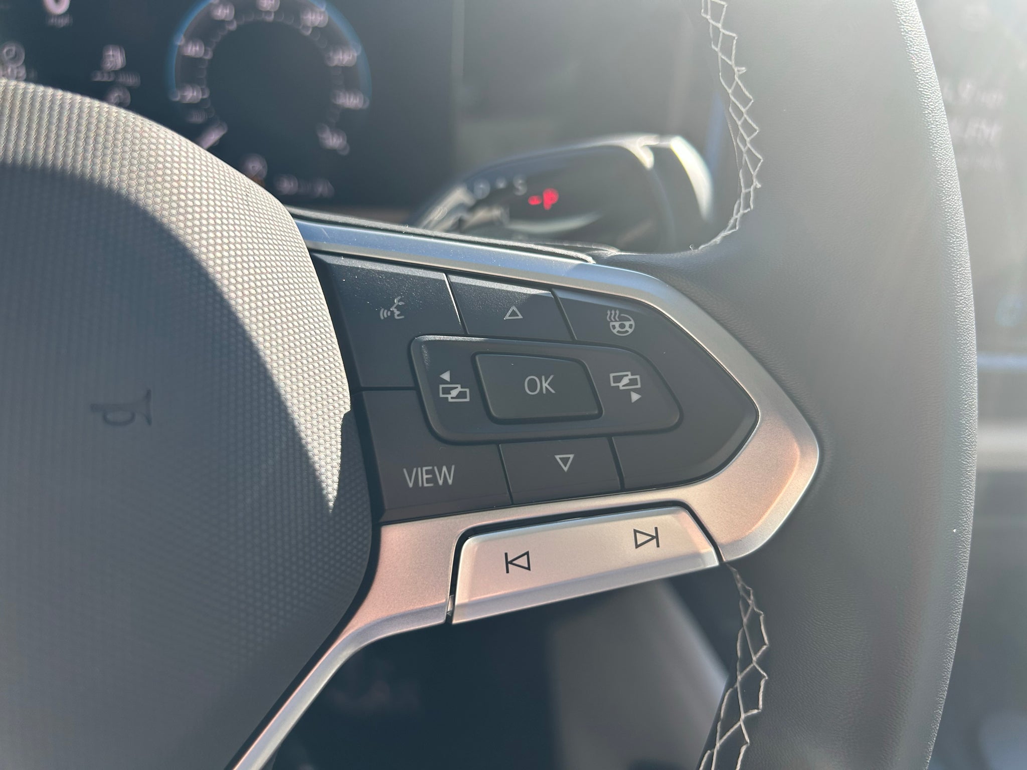 2027 Volkswagen Atlas SE w/Tech w/Sunroof 4Motion