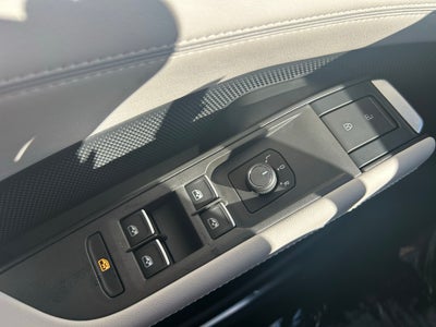 2027 Volkswagen Atlas SE w/Tech w/Sunroof 4Motion