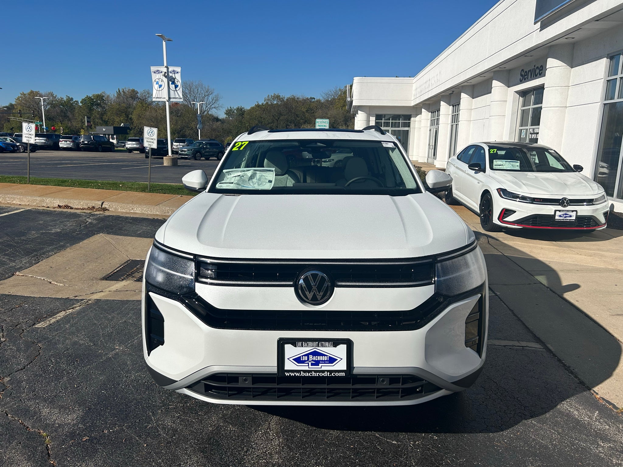 2027 Volkswagen Atlas SE w/Tech w/Sunroof 4Motion