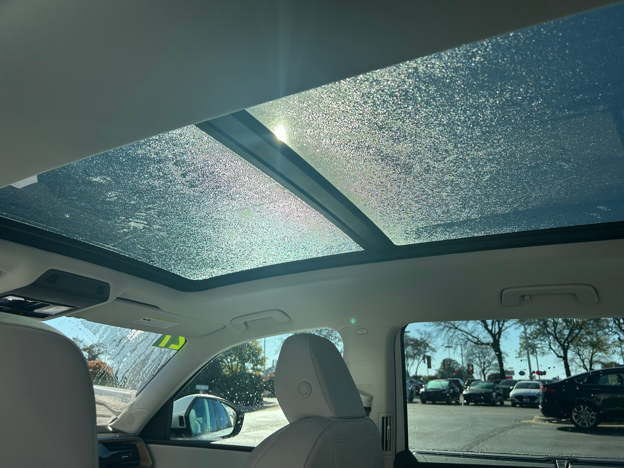 2027 Volkswagen Atlas SE w/Tech w/Sunroof 4Motion