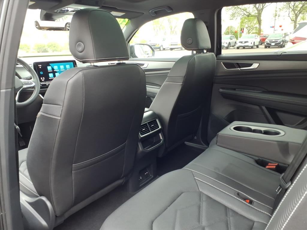 2026 Volkswagen Atlas Cross Sport 2.0T SE w/Technology