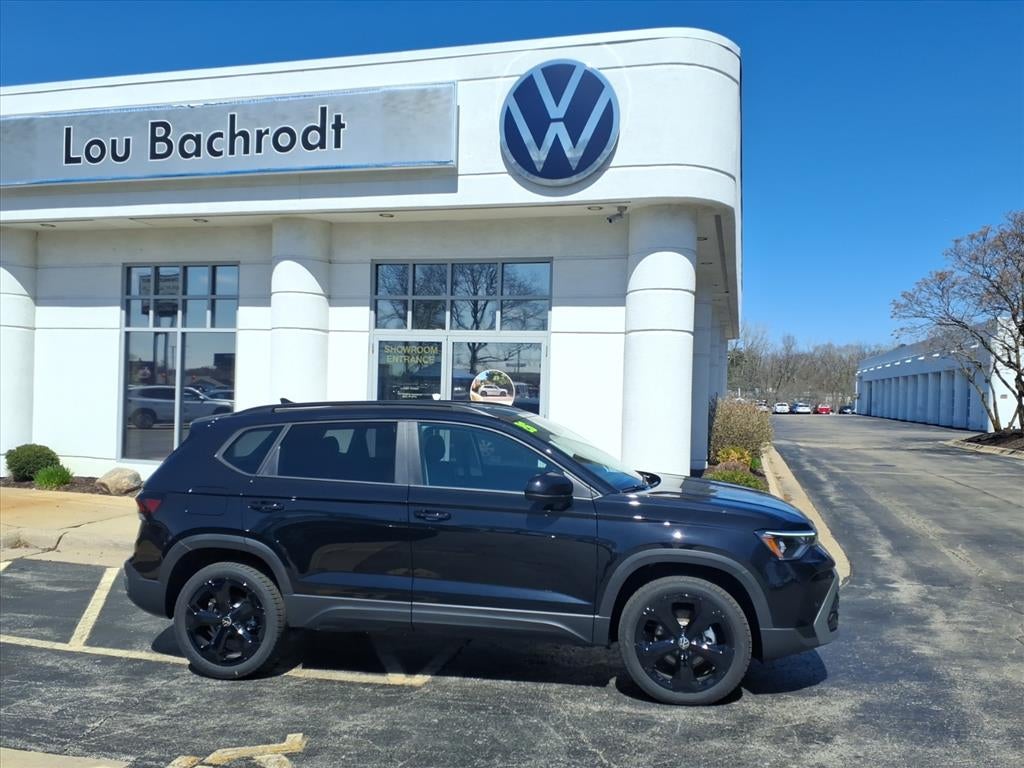 2026 Volkswagen Taos SE Black