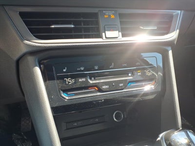 2026 Volkswagen Taos SE Black