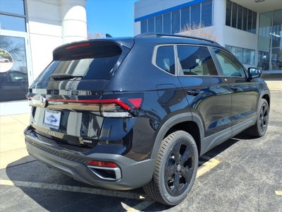 2026 Volkswagen Taos SE Black