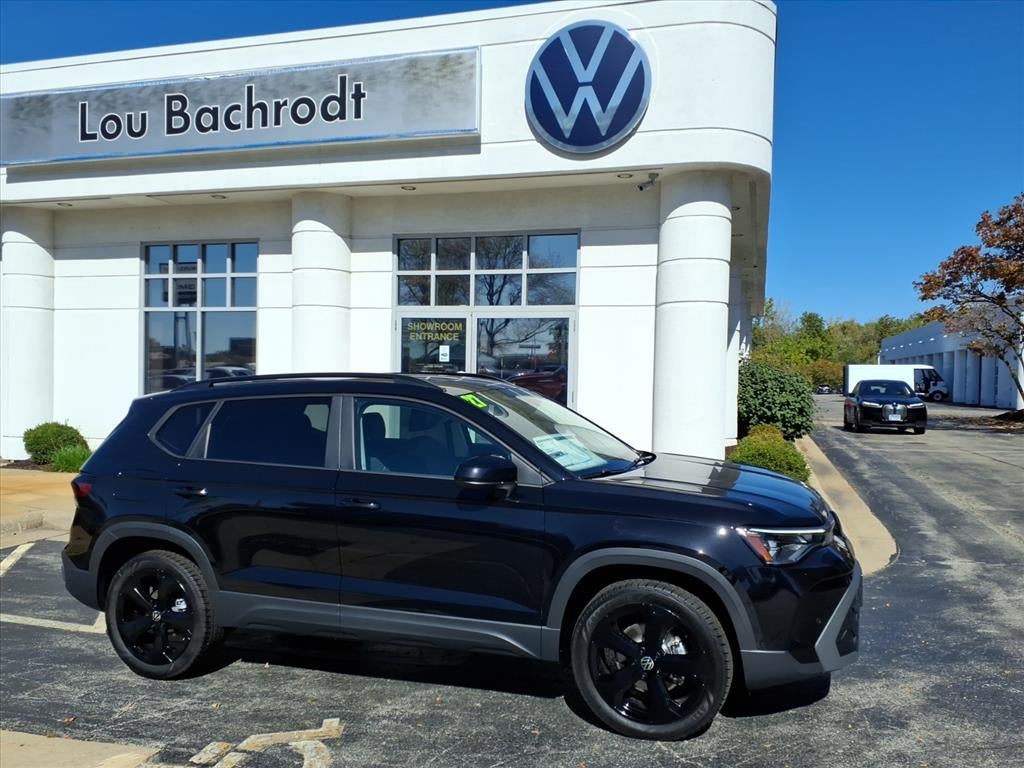 2027 Volkswagen Taos SE Black 4Motion