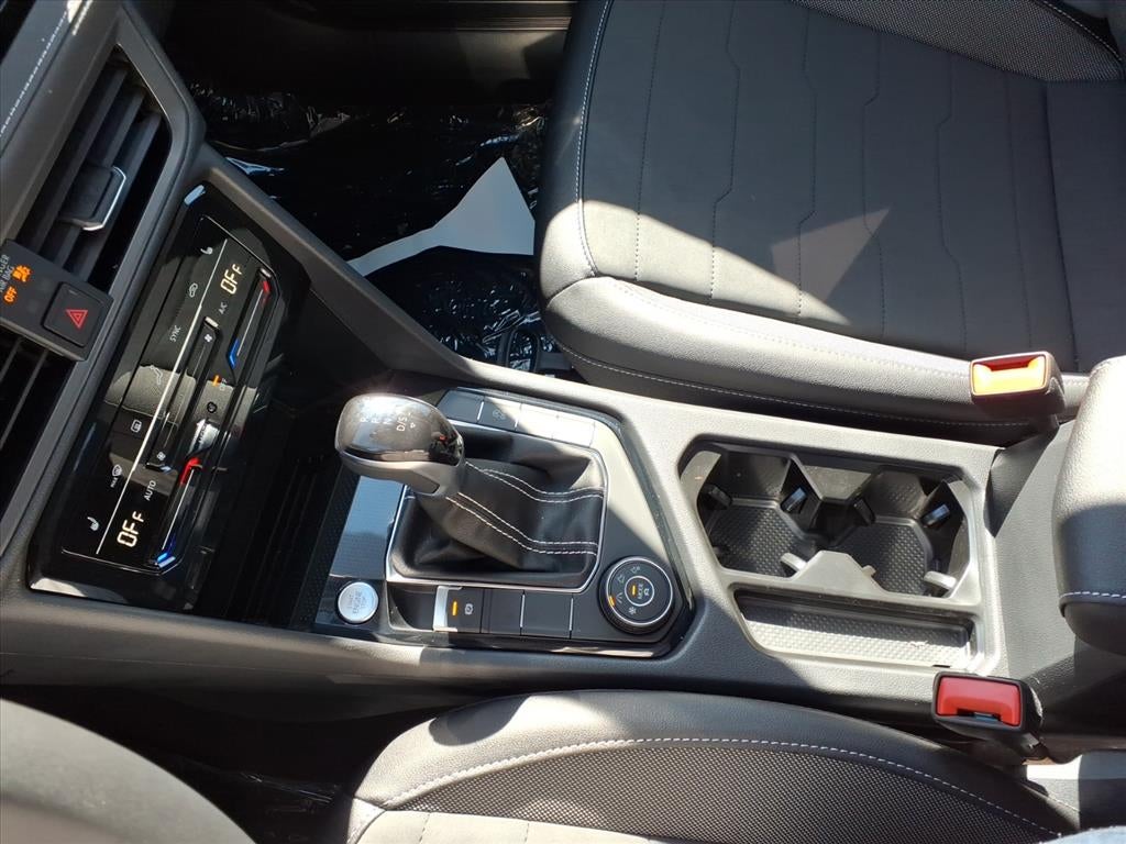 2027 Volkswagen Taos SE Black 4Motion