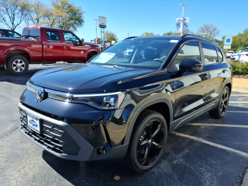 2027 Volkswagen Taos SE Black 4Motion