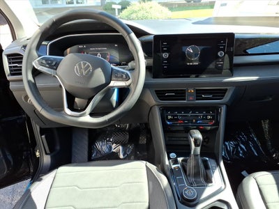 2027 Volkswagen Taos SE Black 4Motion