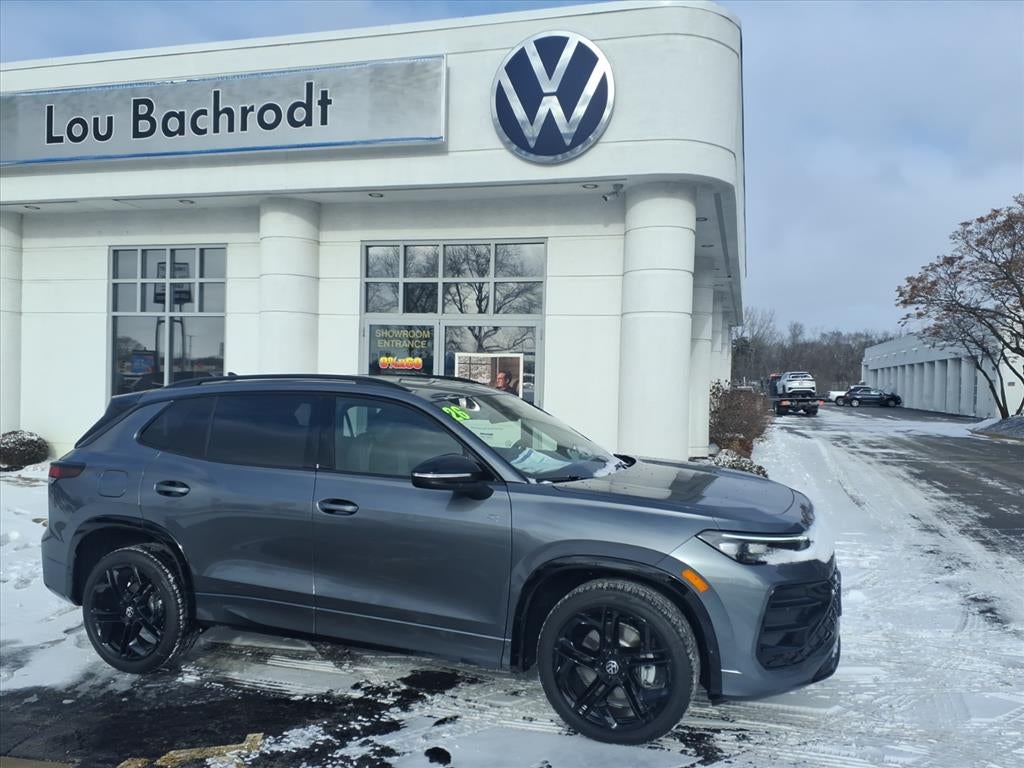 2026 Volkswagen Tiguan SE R-Line Black
