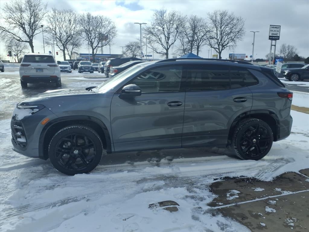 2026 Volkswagen Tiguan SE R-Line Black