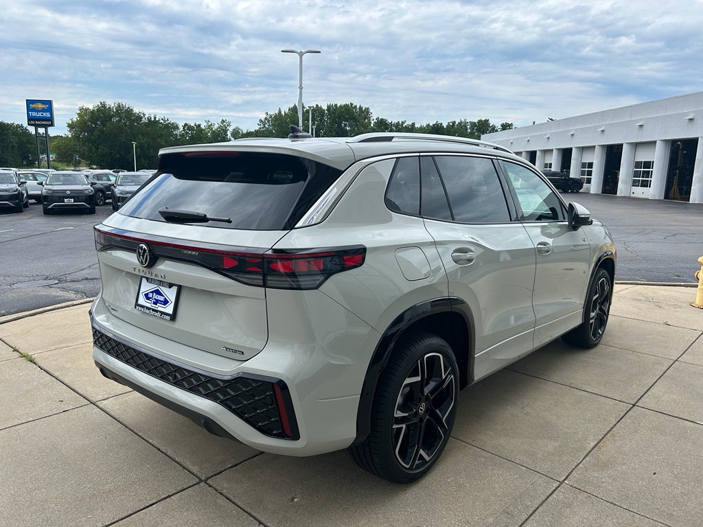2026 Volkswagen Tiguan SEL R-Line Turbo