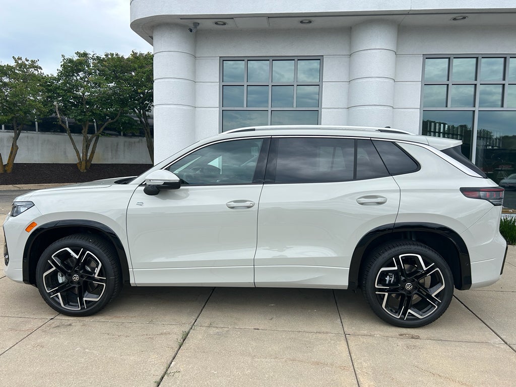 2026 Volkswagen Tiguan SEL R-Line Turbo