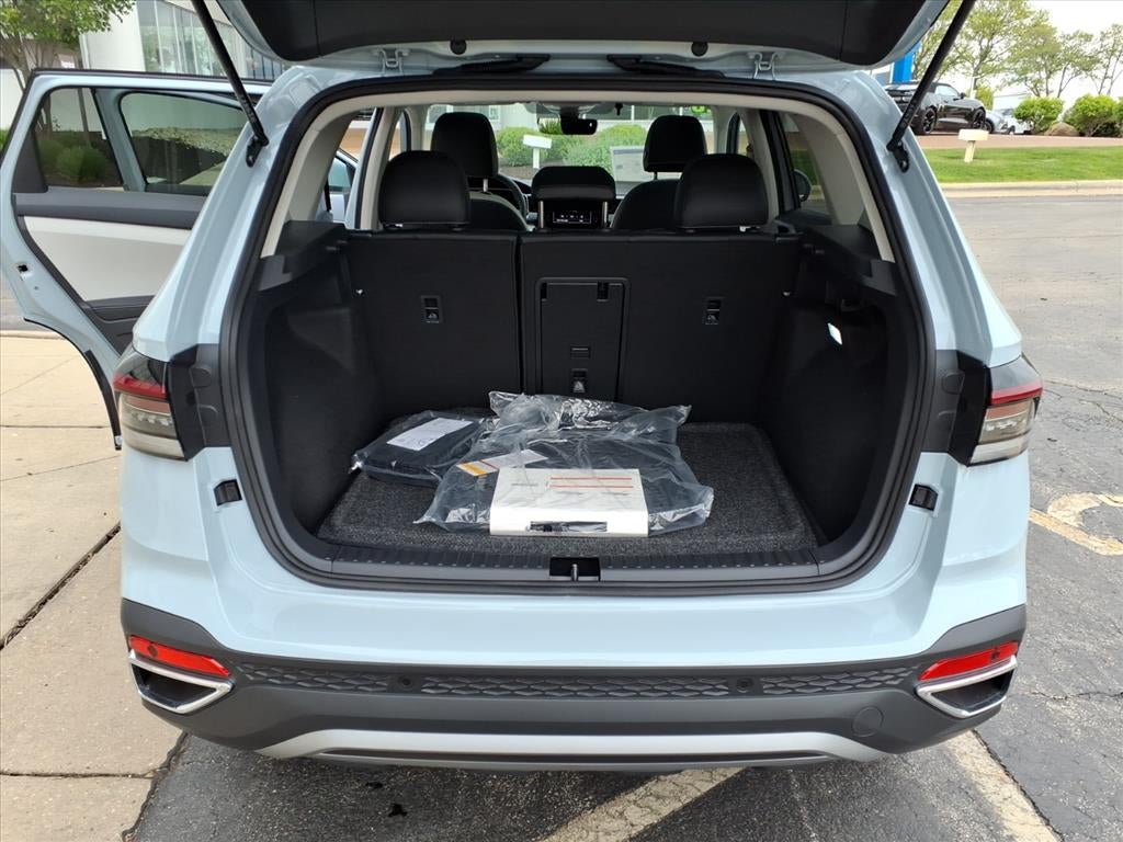 2026 Volkswagen Taos SE