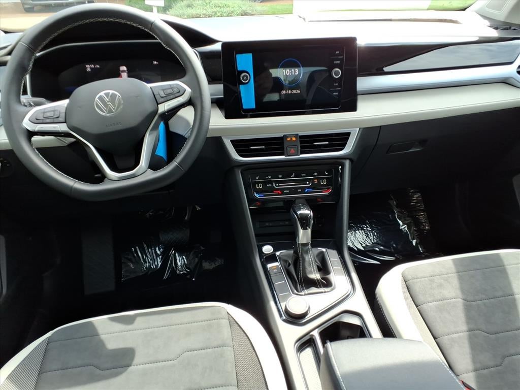 2026 Volkswagen Taos SE
