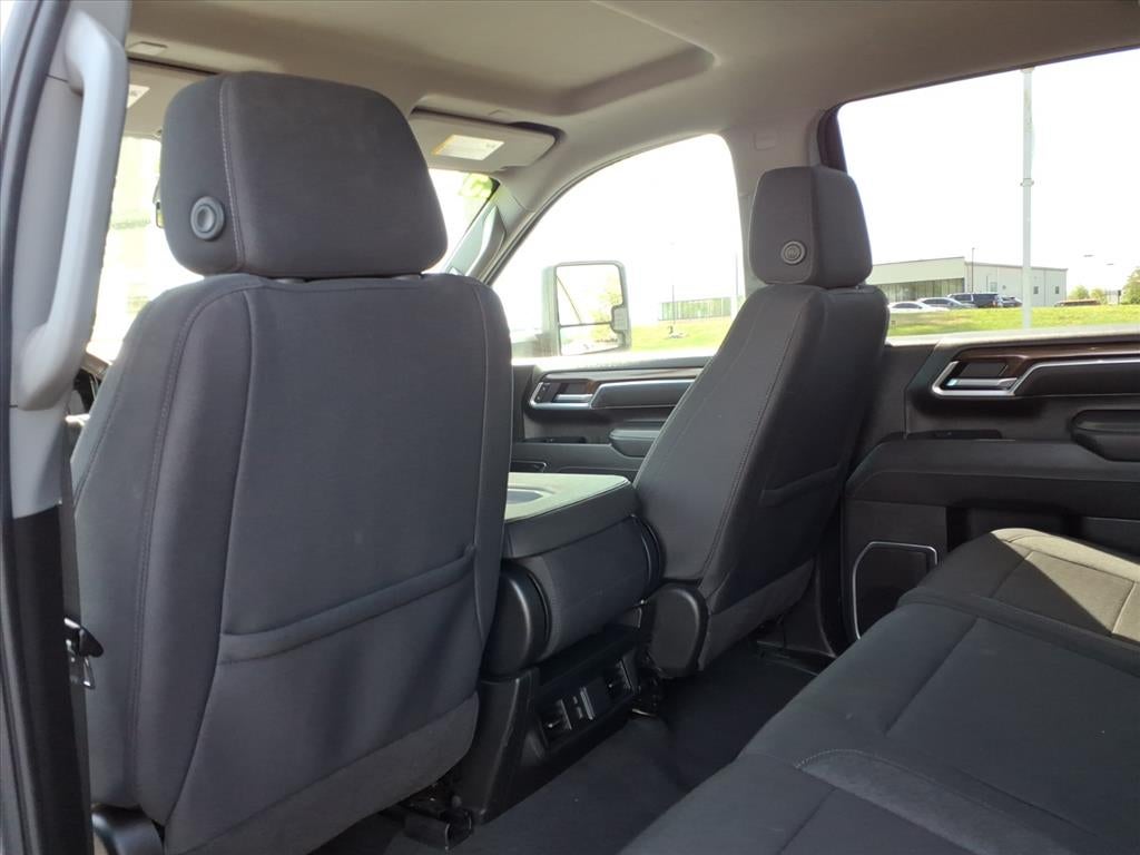 2025 Chevrolet Silverado LT