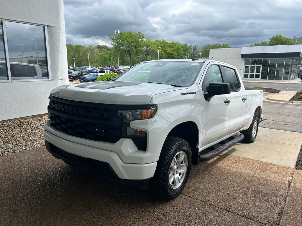 2022 Chevrolet Silverado Custom